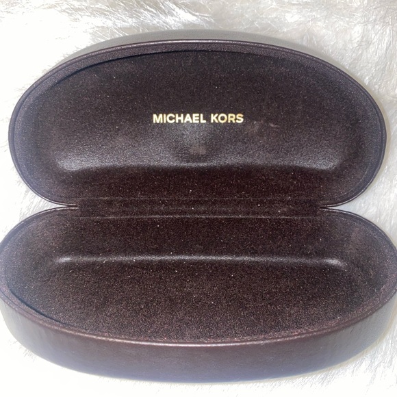 Michael Kors Camila sunglasses with hard case - Picture 4 of 12